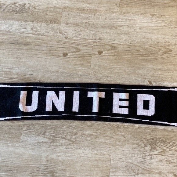 NWOT UNITED BEAVERTON OREGON  UNISEX SOCCER SCARF - Picture 9 of 10